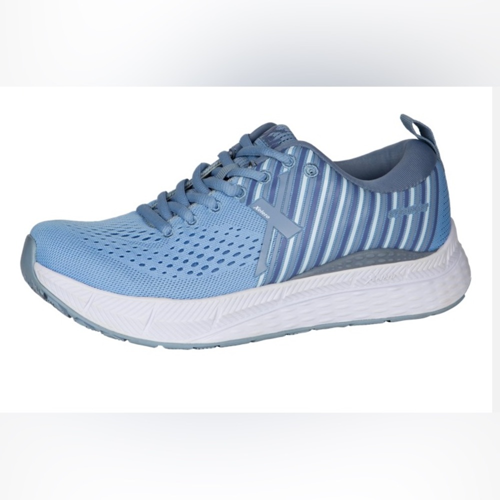 Xelero Steadfast Women’s Light Blue/White Athletic Sneaker X96036-Size 10